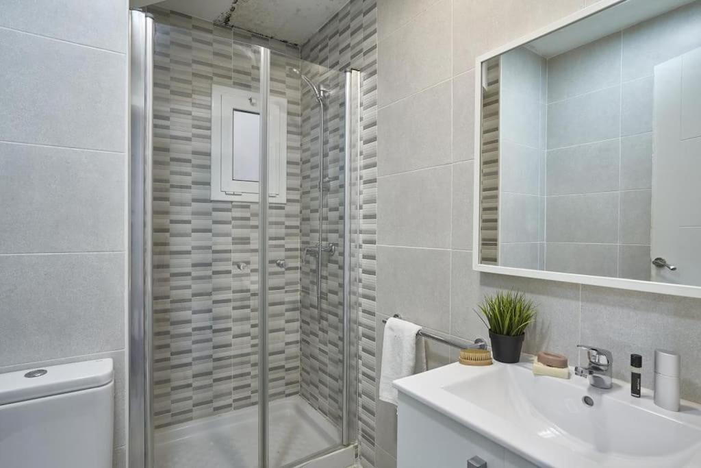 Bebarceloner Sant Andreu Apartments - 3 Bedrooms Esterno foto